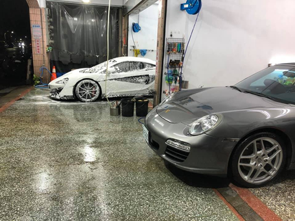 莊文忠專業汽車美容