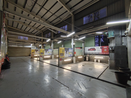 輛晶晶 自助洗車