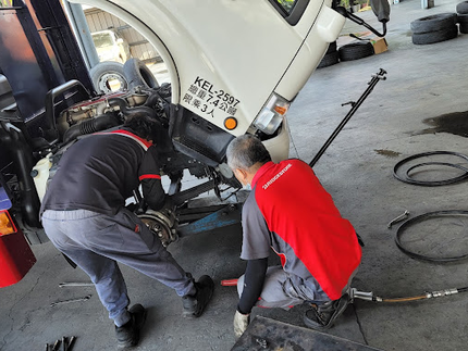 雲南汽車（ 三立輪胎行）