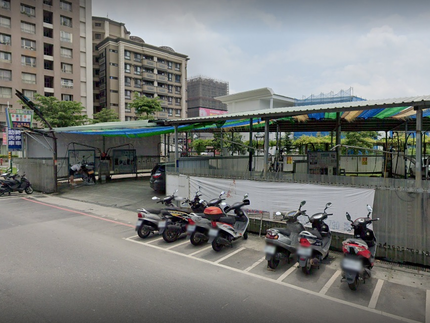 豪得平面停車場附設自助洗車場