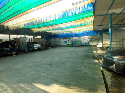 音樂花園愛正進行自助洗車館