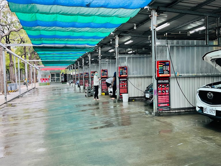 五甲自助洗車場